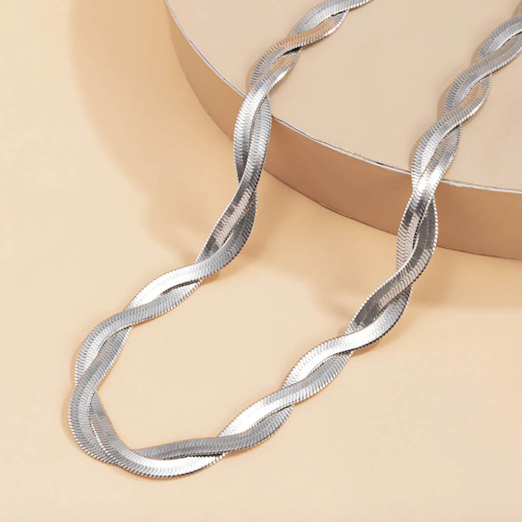 Twisted Snake Chain Necklace in silver