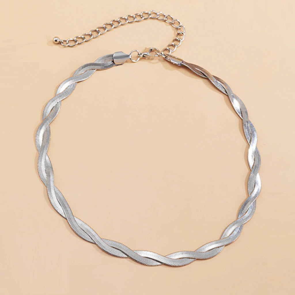 Twisted Snake Chain Necklace in silver